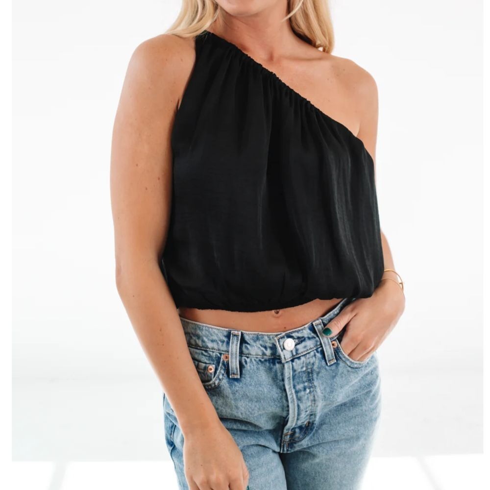BY TOGETHER Hand It Over One Shoulder Blouse Top Black Size Medium NEW With Tag